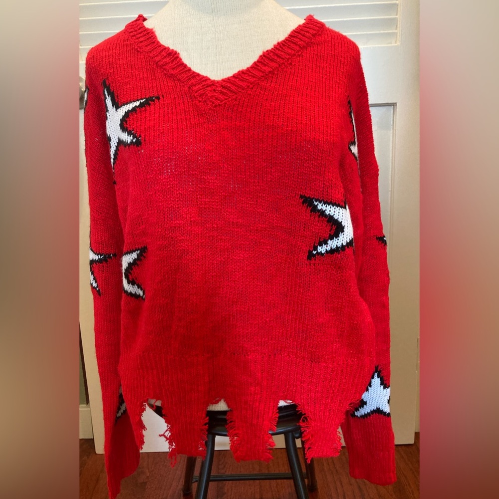 Red distressed sweater white stars sz S